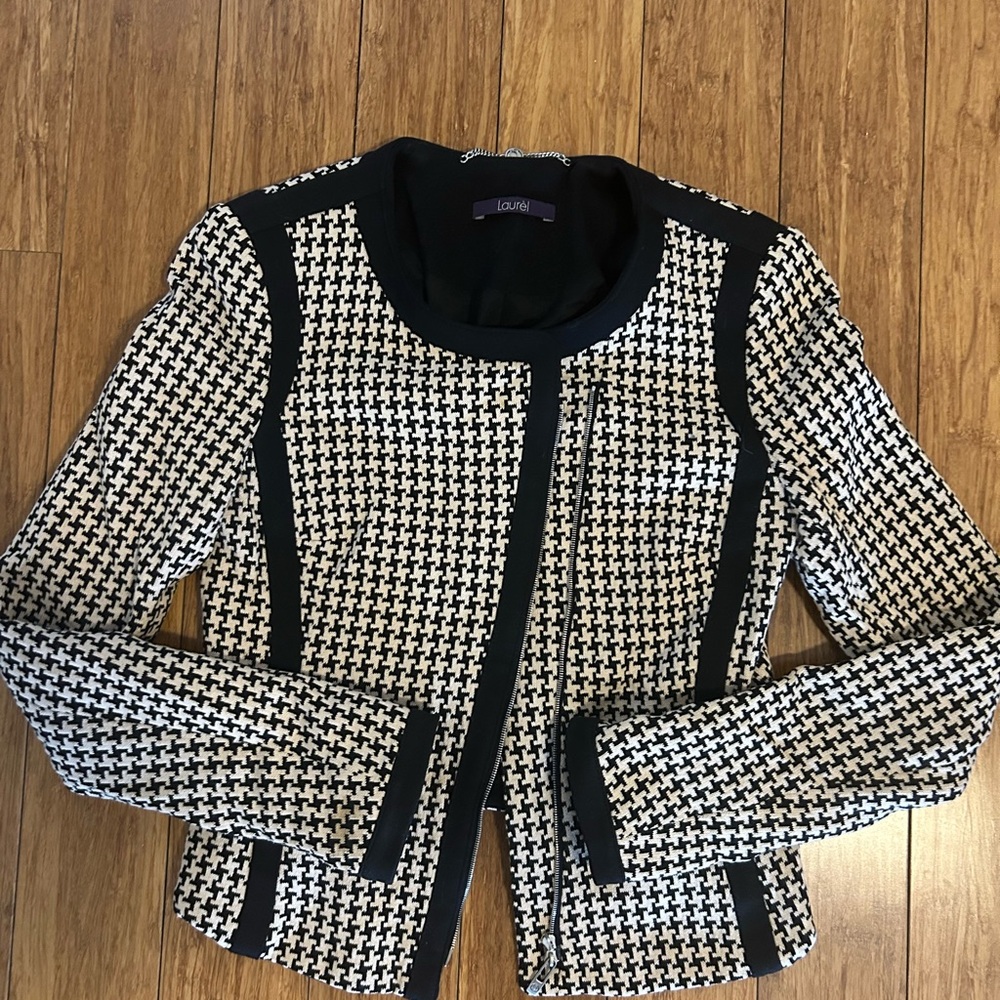 Chic Laurèl Houndstooth Blazer in Black and White